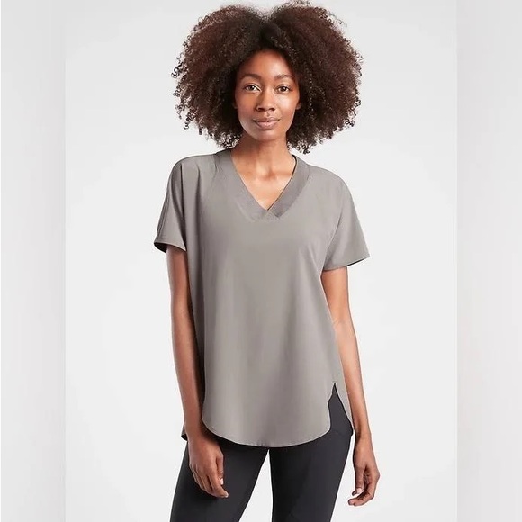 Athleta Tops - Athleta Zephyr V-Neck Tee in Osprey Grey